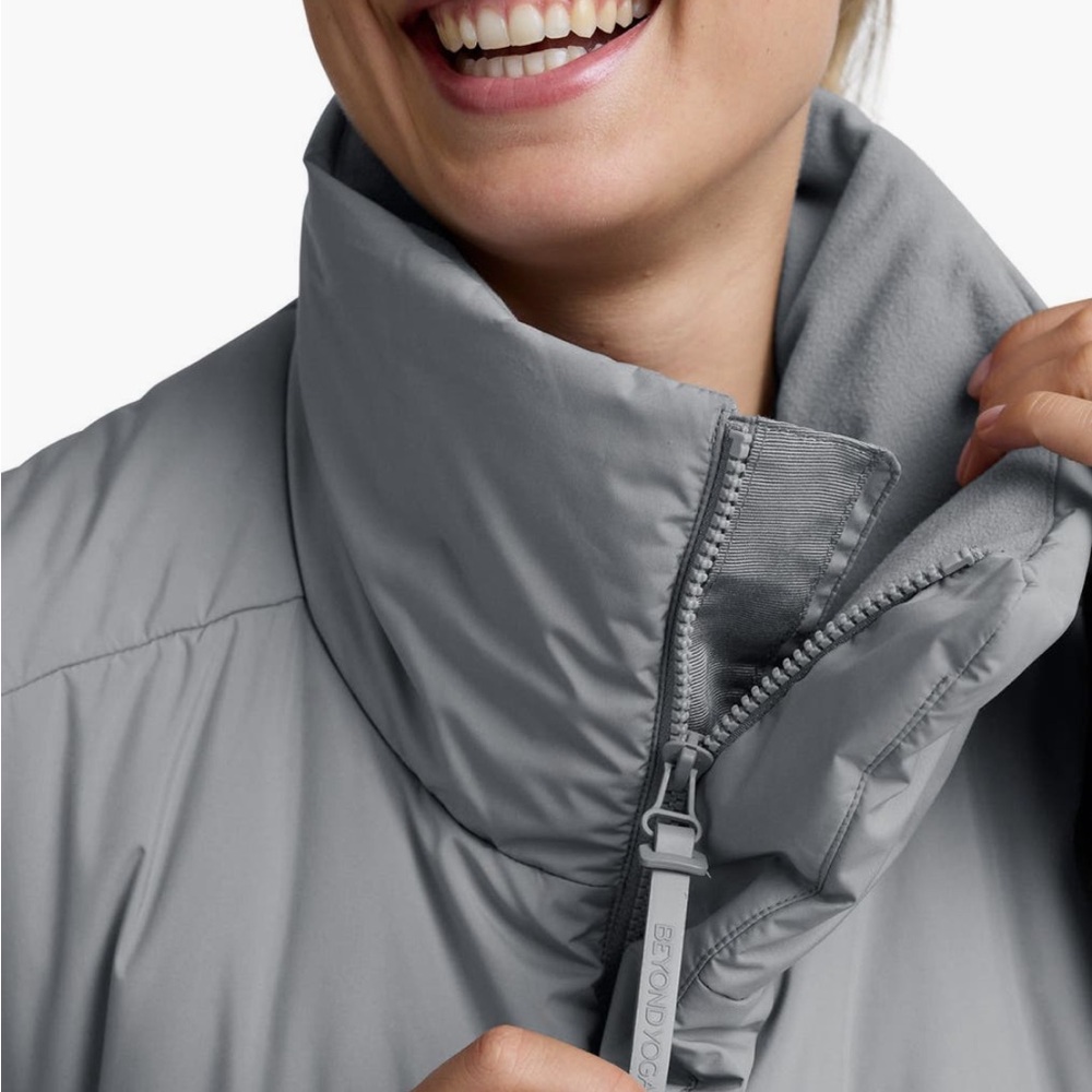 Beyond Yoga Gray Puffer Jacket - Picture 7 of 11